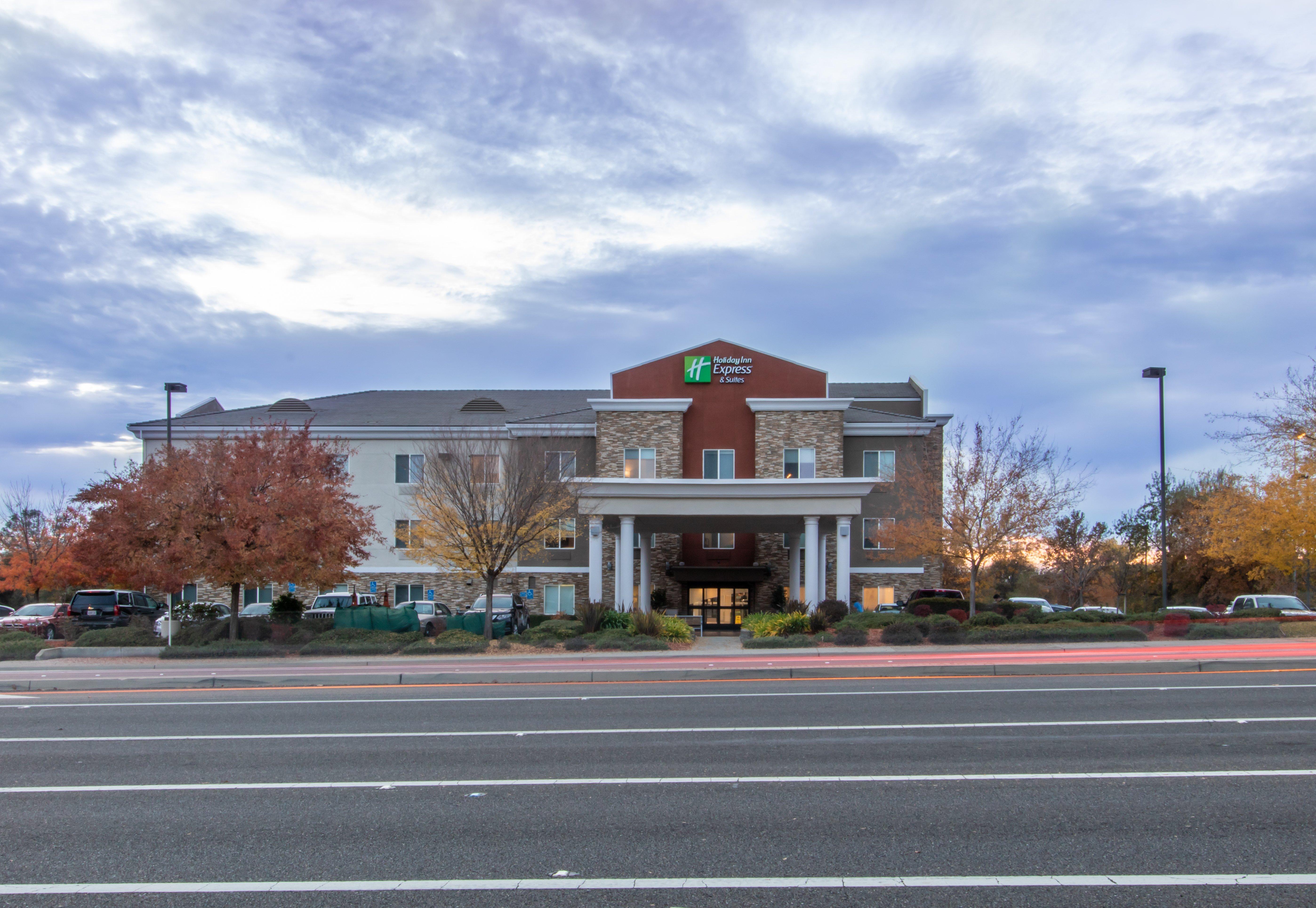 Holiday Inn Express Hotel & Suites Roseville - Galleria Area, An Ihg Hotel Exterior photo